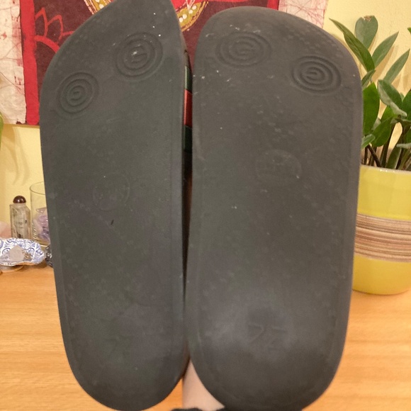 Gucci Pursuit 72 Pool Slides Slip-on Black Sandals Flip Flops Size 8M/9.5W - Picture 6 of 14